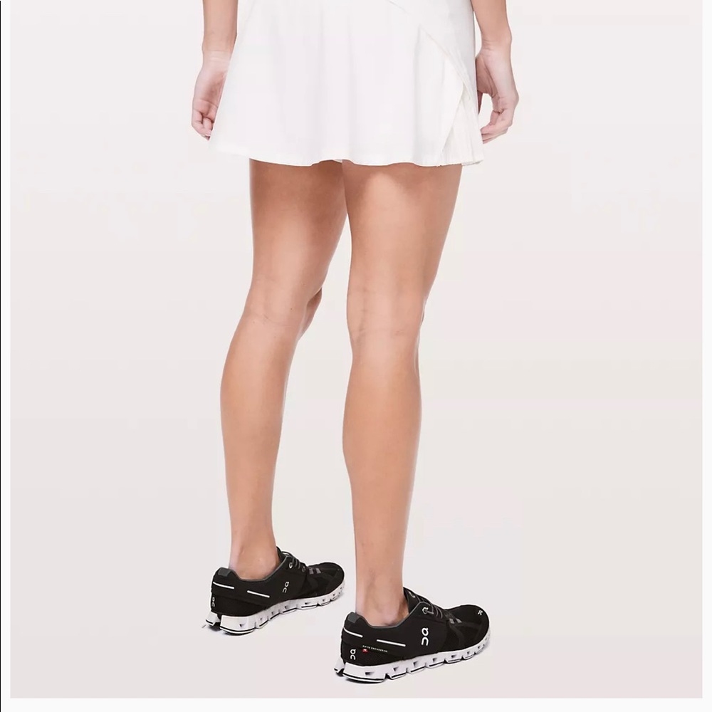 Lululemon Play off the Pleats skirt size 6 BLACK